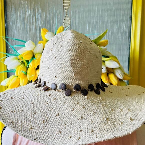VNTG Soft Straw Sun Hat, Wide Brimmed, Nice Details So Cute! — SZ OS (runs‎ SM) - Picture 1 of 11